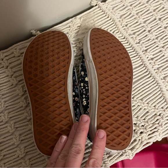 Juniors Floral Vans - Picture 4 of 5